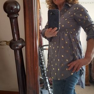 Solitaire gray/gold polka dot top NWT